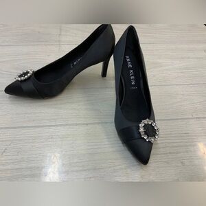 Anne Klein black and sliver new without box heels